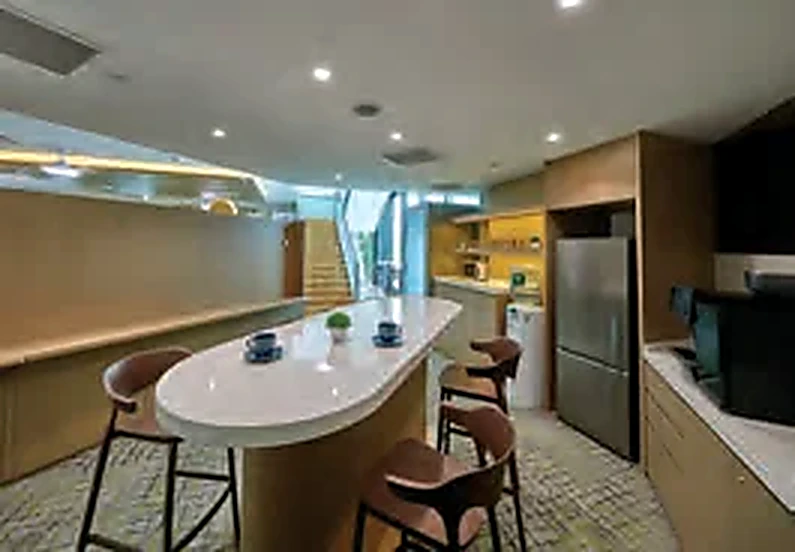 Hub Suites lounge